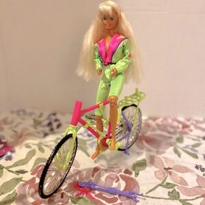 Vintage 1993 Bicyclin Barbie incomplete BOGO free